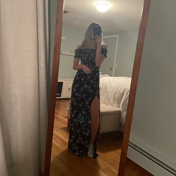 Floral print maxi dress off the shoulder with slit